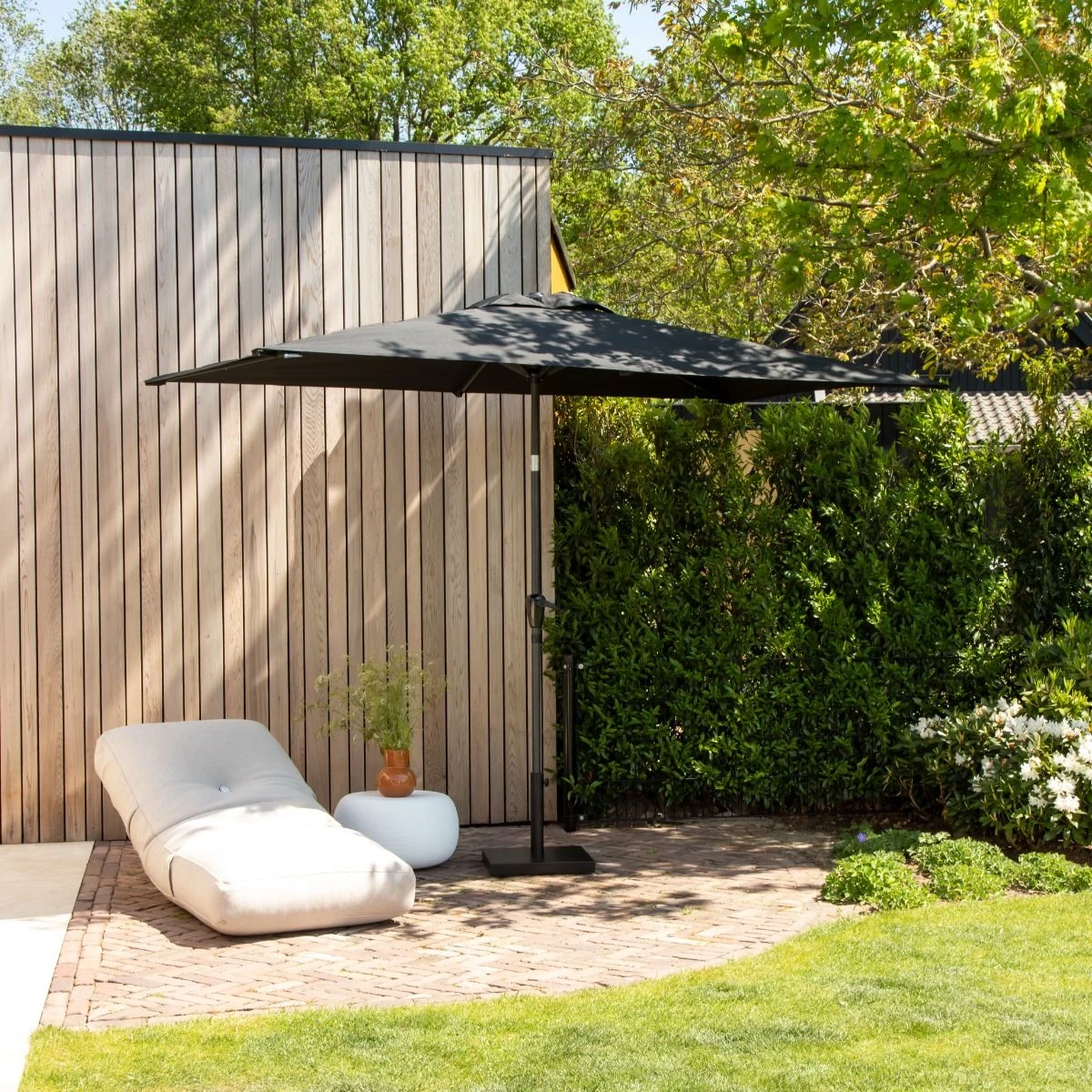 Merkloos VONROC Premium Rapallo 200x300cm Parasol - Black 2 Merkloos VONROC Premium Rapallo 200x300cm Parasol - Black - Afbeelding 2